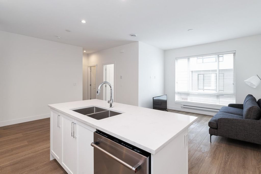 listing image 1103196601232652025