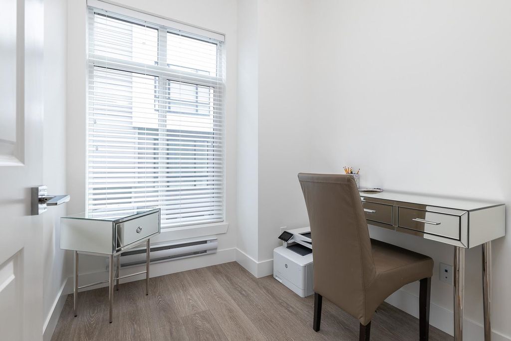 listing image 1104223108652336976