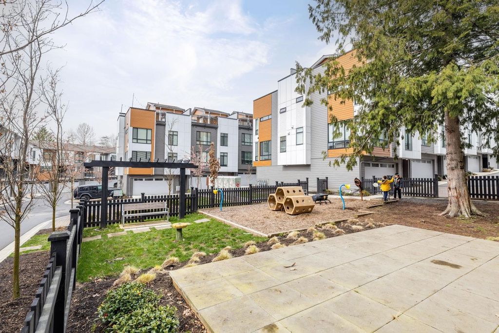 listing image 1103577996331845712