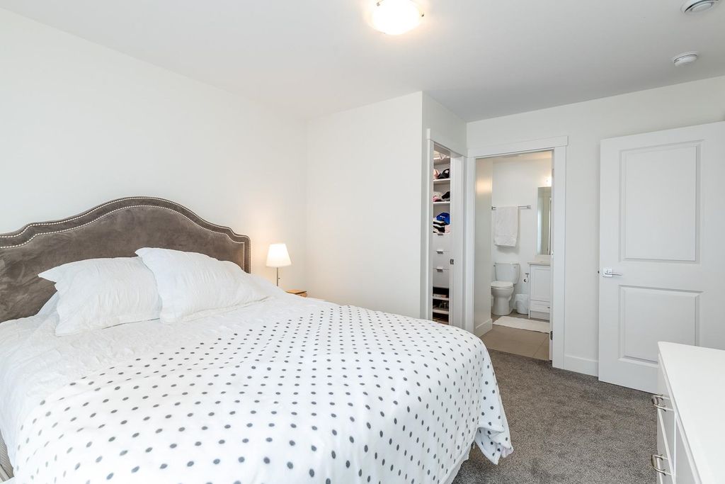 listing image 1104234040580543737