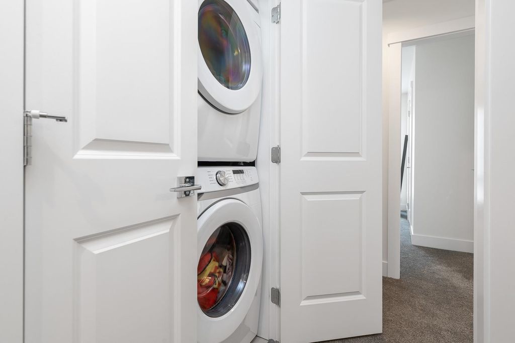 listing image 1100771951285523257