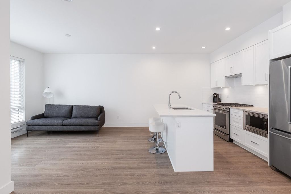 listing image 1109351430115914703