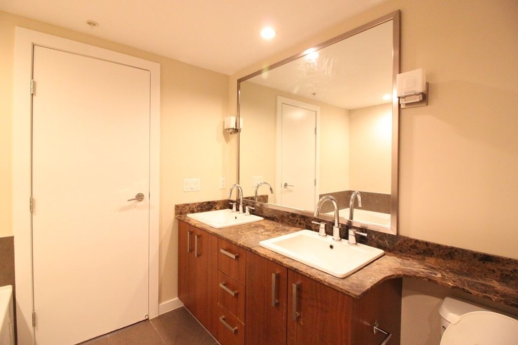 listing image 1103761047588414607