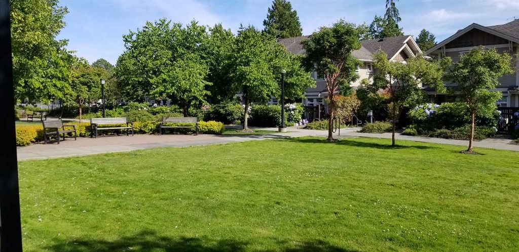 listing image 1101248946123160161