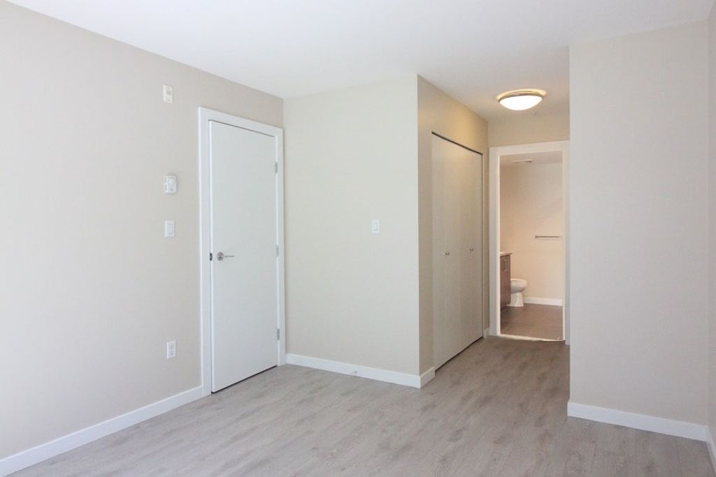 listing image 1105530517282418301