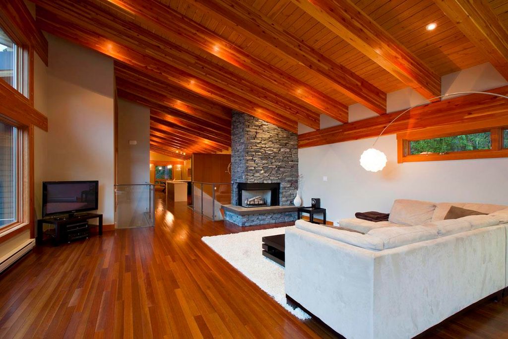 listing image 1108750391909561026