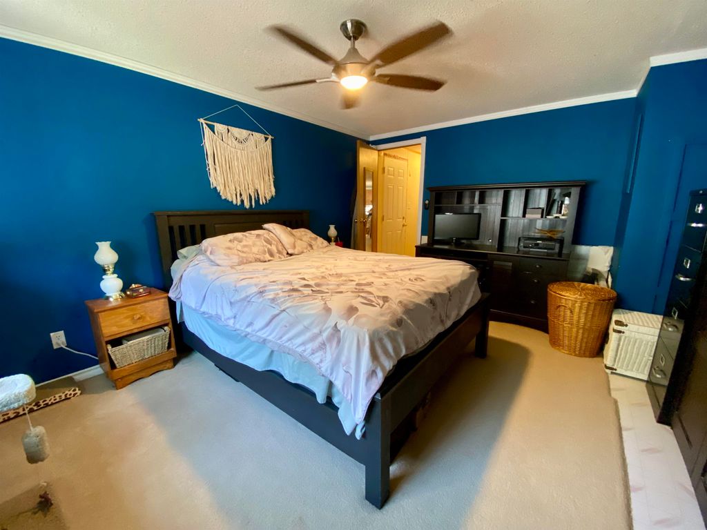 listing image 1109172040245121945