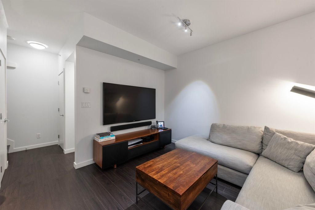 listing image 1107634848183449997