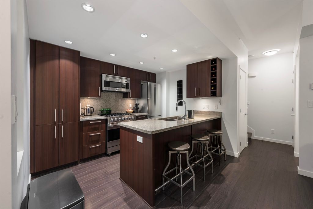 listing image 1102620492578684251