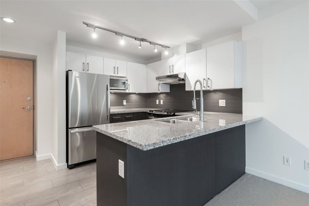 listing image 1105903284726170172