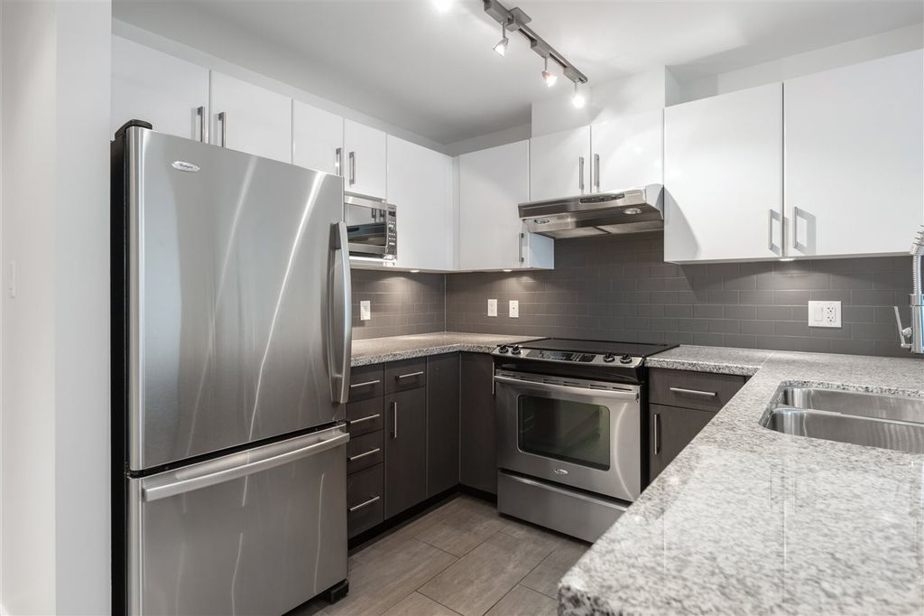 listing image 1104539009996206702