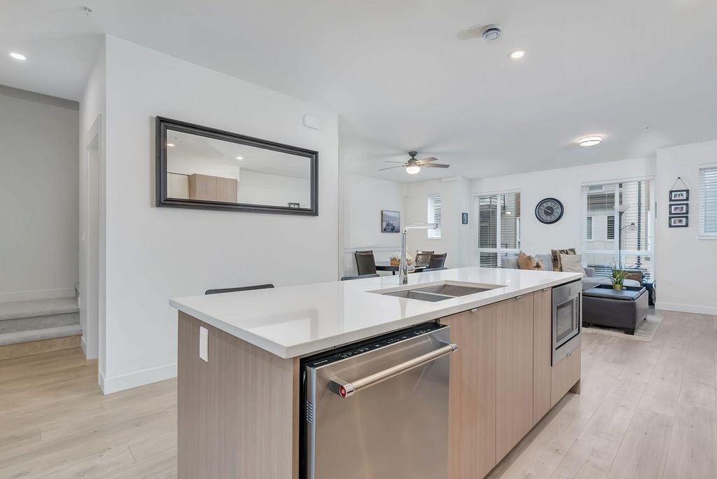 listing image 1105332082135469113