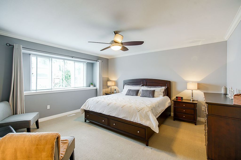 listing image 1109237026394158566