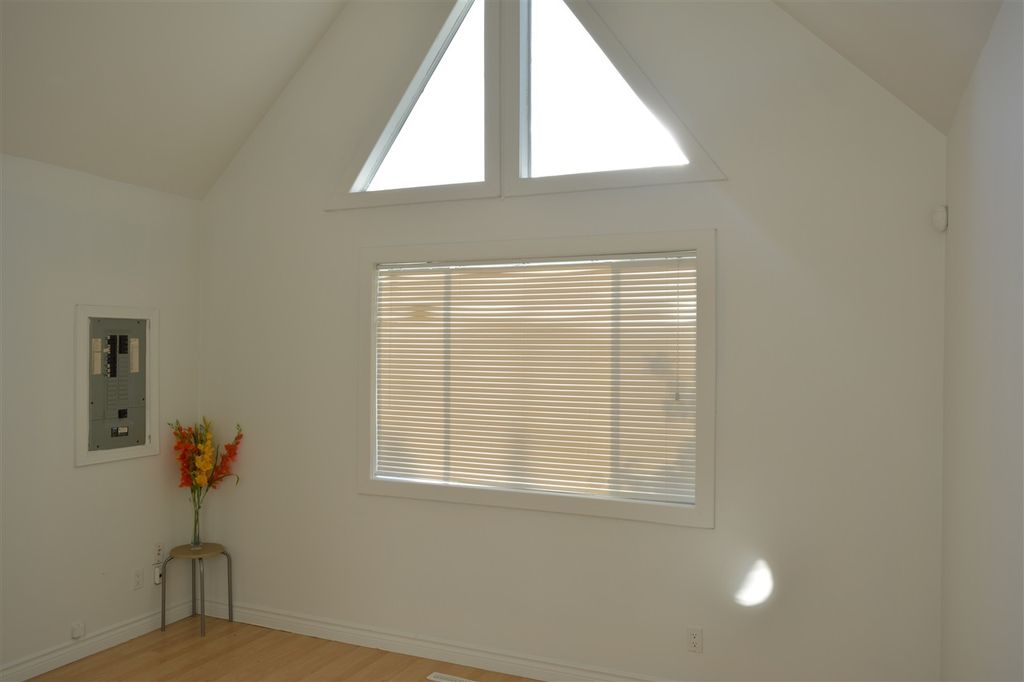 listing image 1102235085056697154