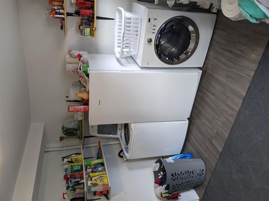 listing image 1104982595646457998