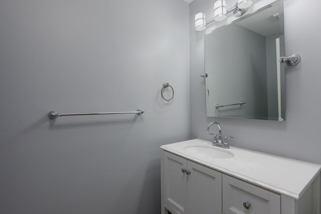 listing image 1101231000543271334