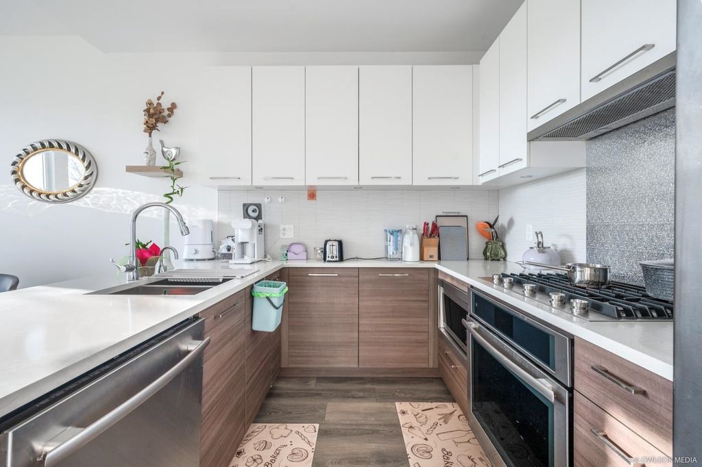 listing image 1100211182419144149