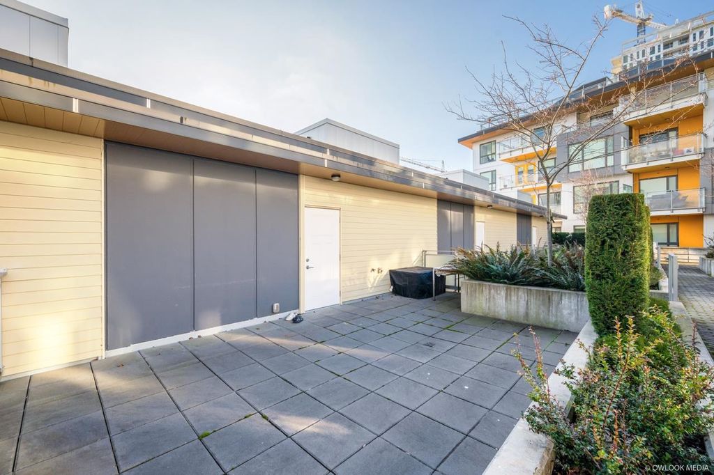 listing image 1105532888801055729