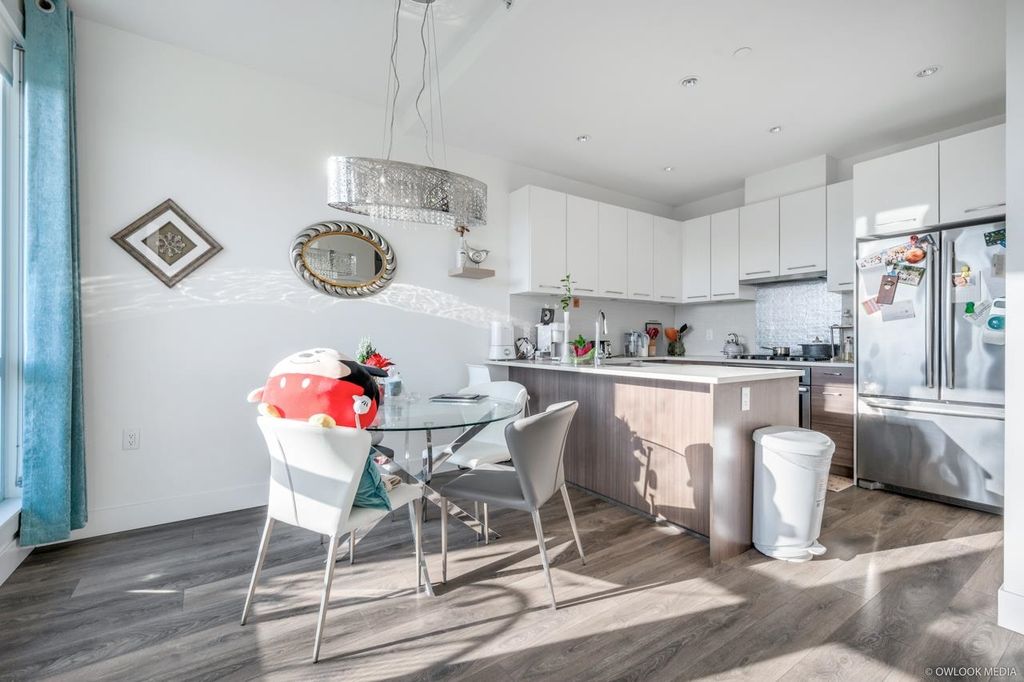 listing image 1101741117288642875