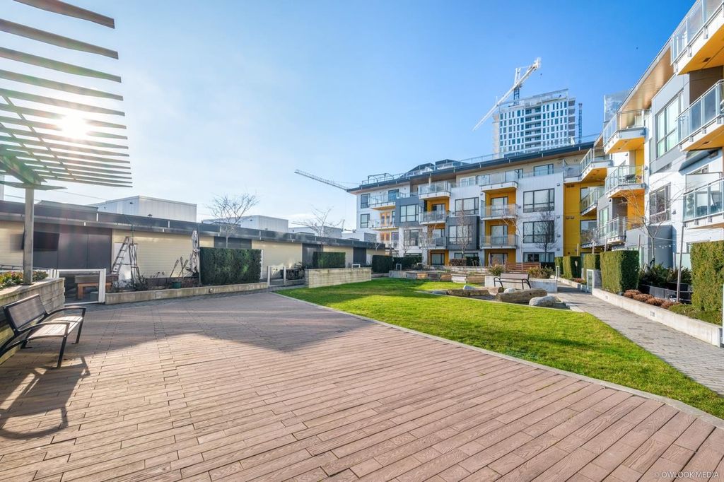 listing image 1102519276584068919