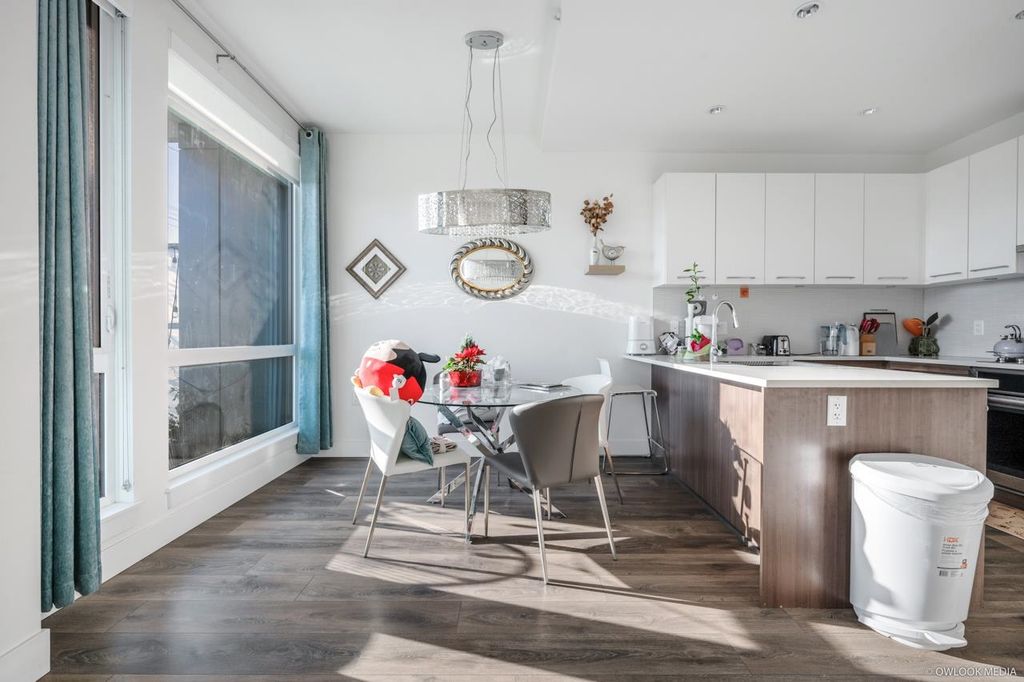 listing image 1102764664514039581