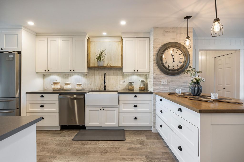 listing image 1102372661132130587