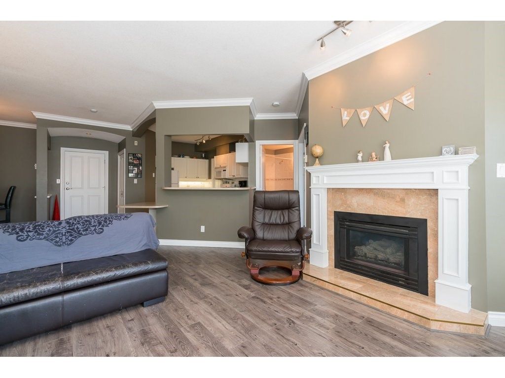 listing image 1103147349471659646