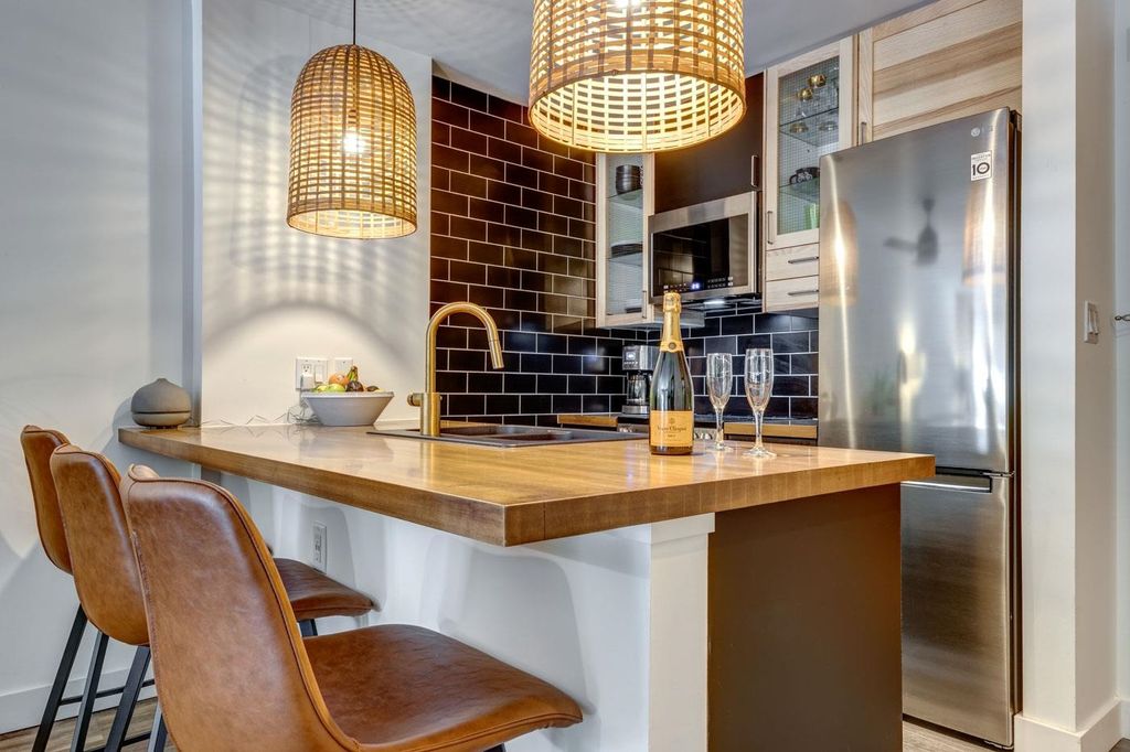 listing image 1102015777666799222