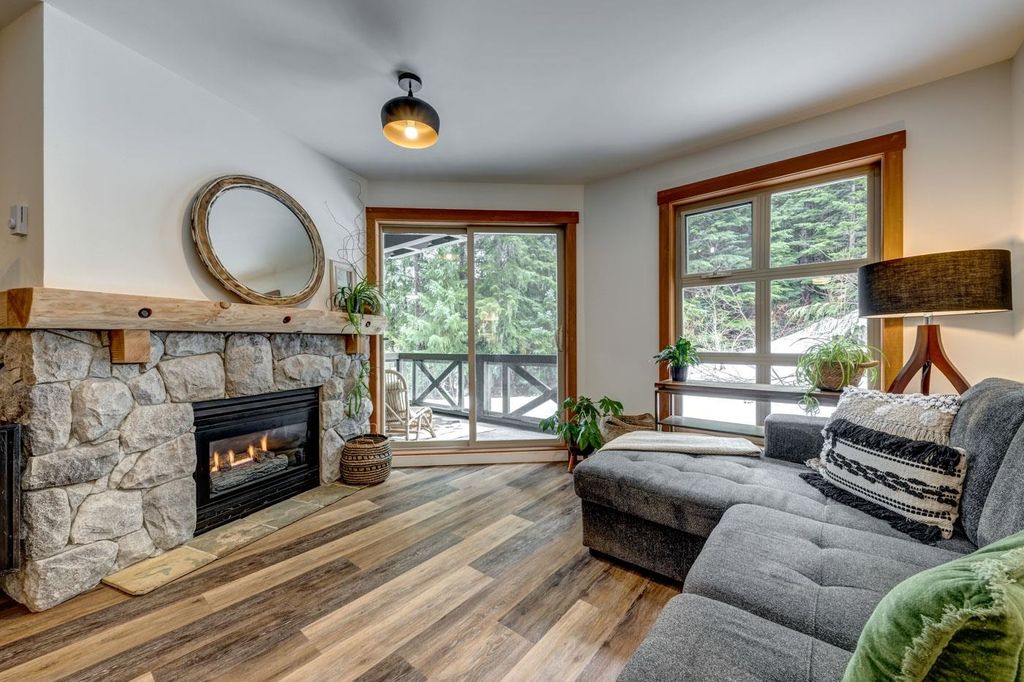 listing image 1109559193984585151