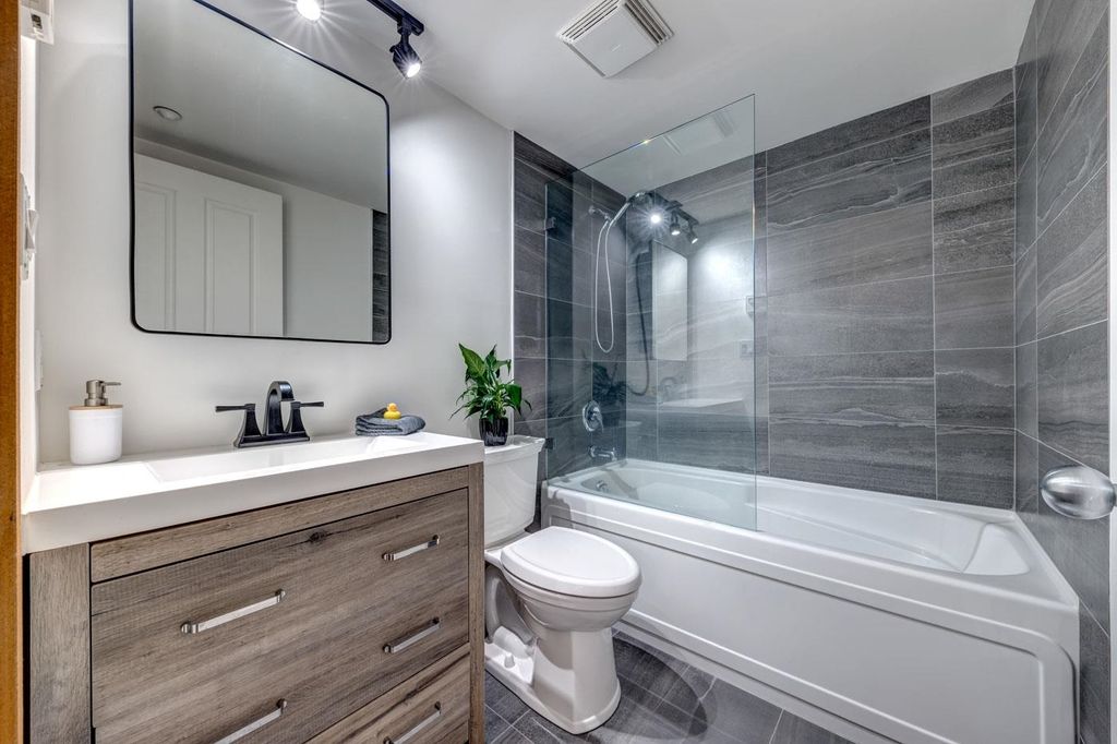 listing image 1102354025805221571