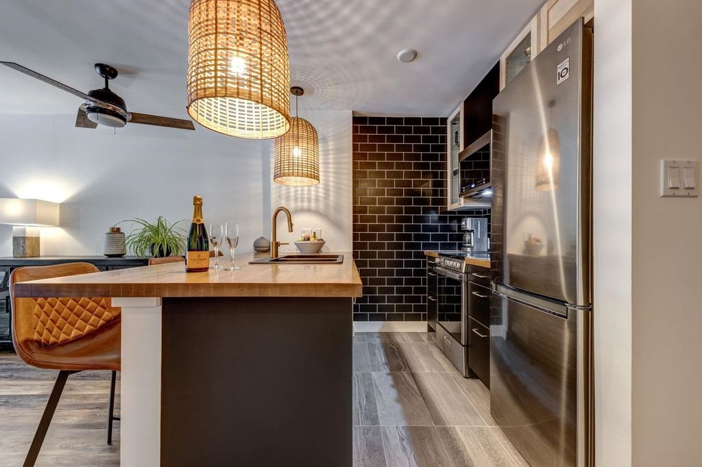 listing image 1102062304362323591