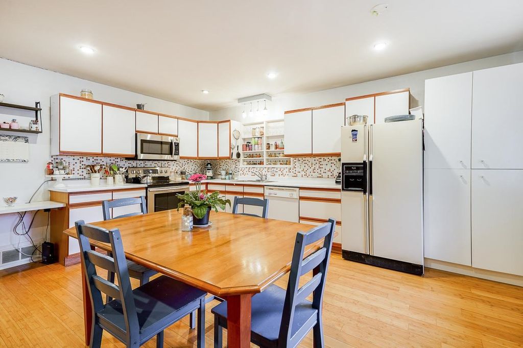 listing image 1106171025442592435