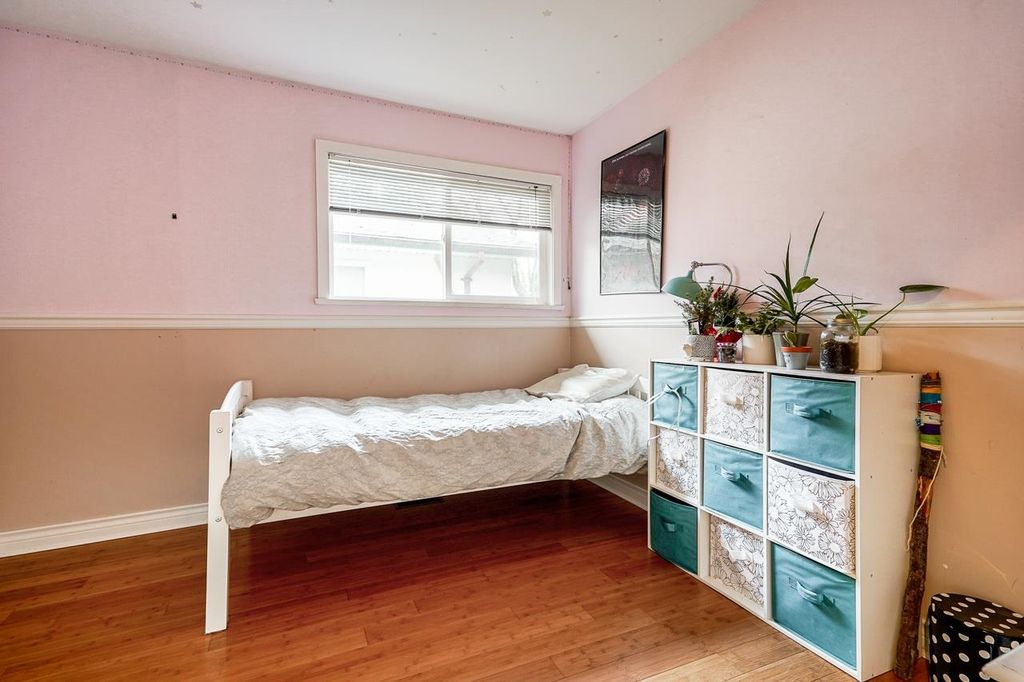 listing image 1100067672285435238