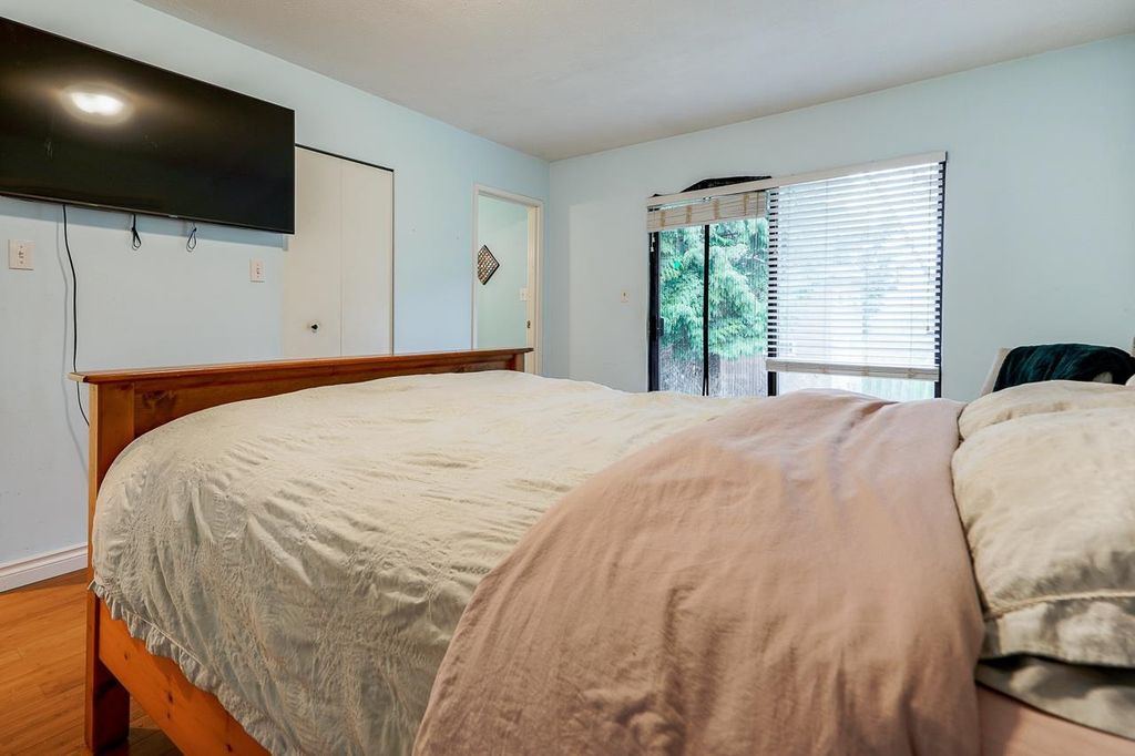 listing image 1102394519094797154