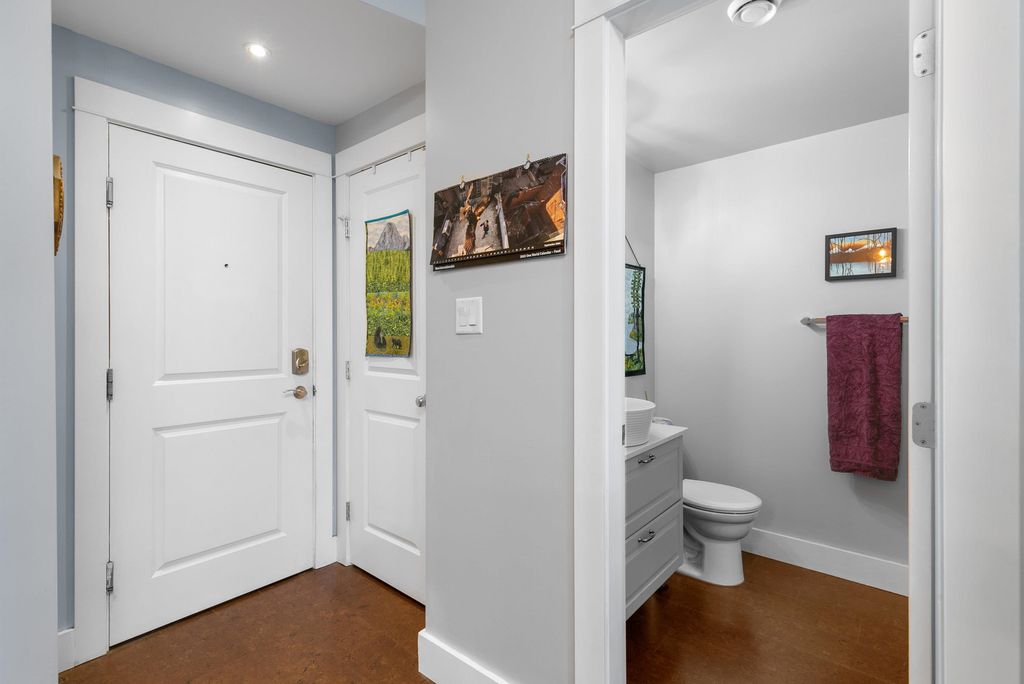 listing image 1100681604516574973