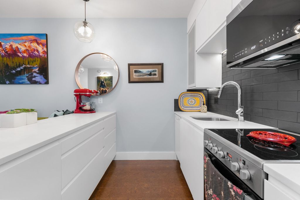 listing image 1109771147106599362