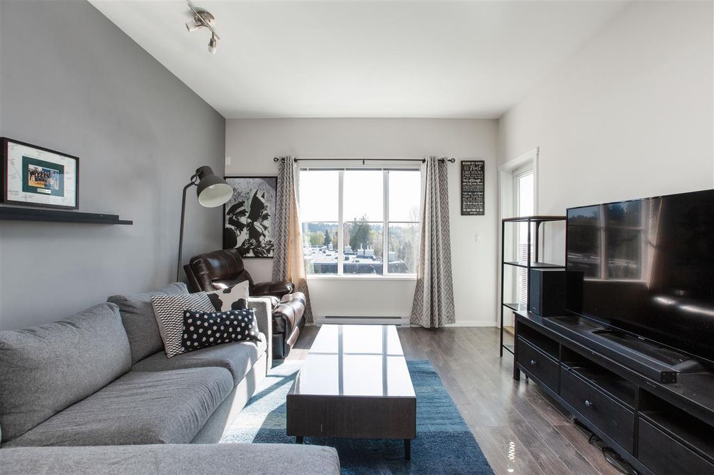 listing image 1100527736813709760