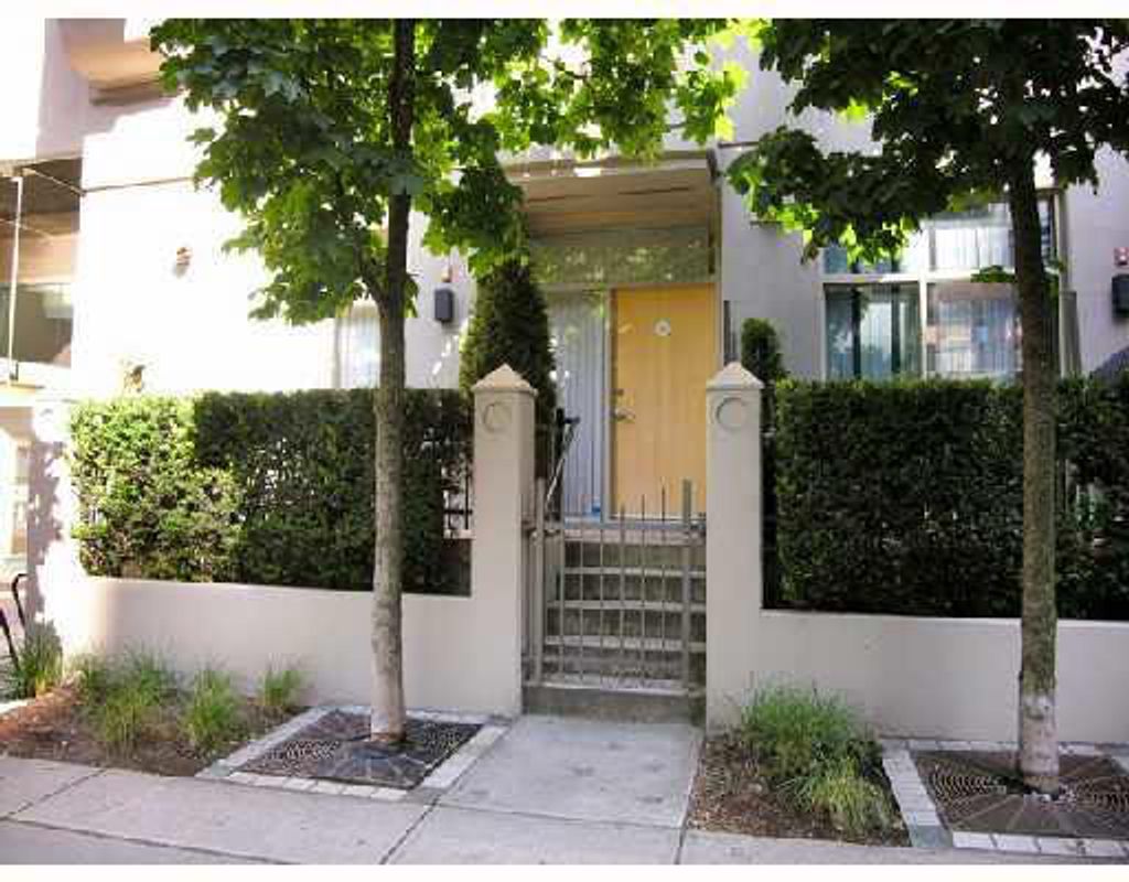 listing image 1102793976210365199