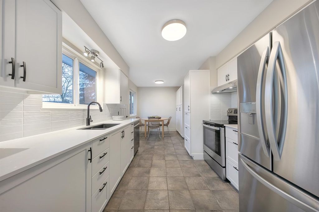 listing image 1100859529705006275