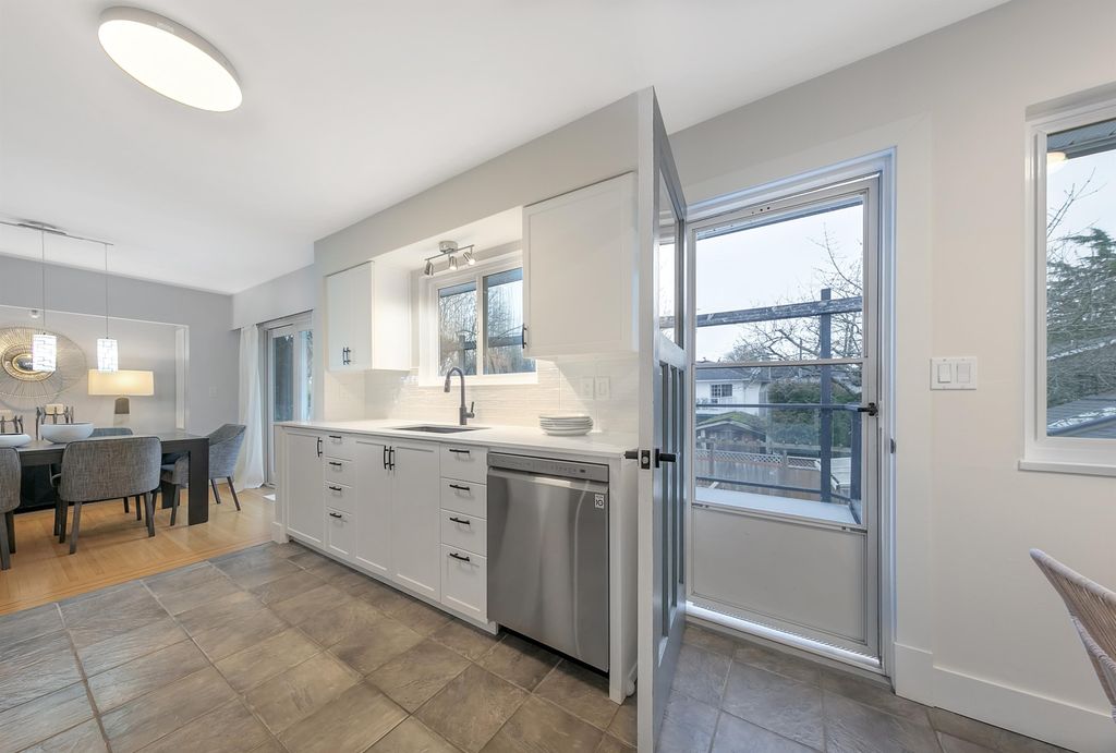 listing image 1103249351198454975