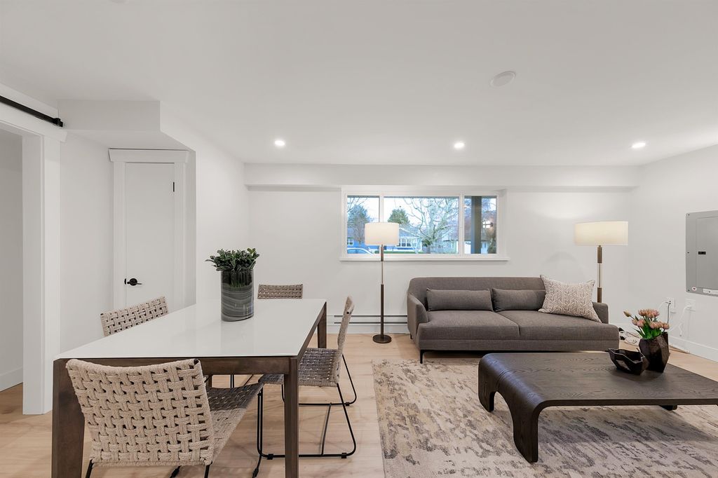 listing image 1106883048520191233