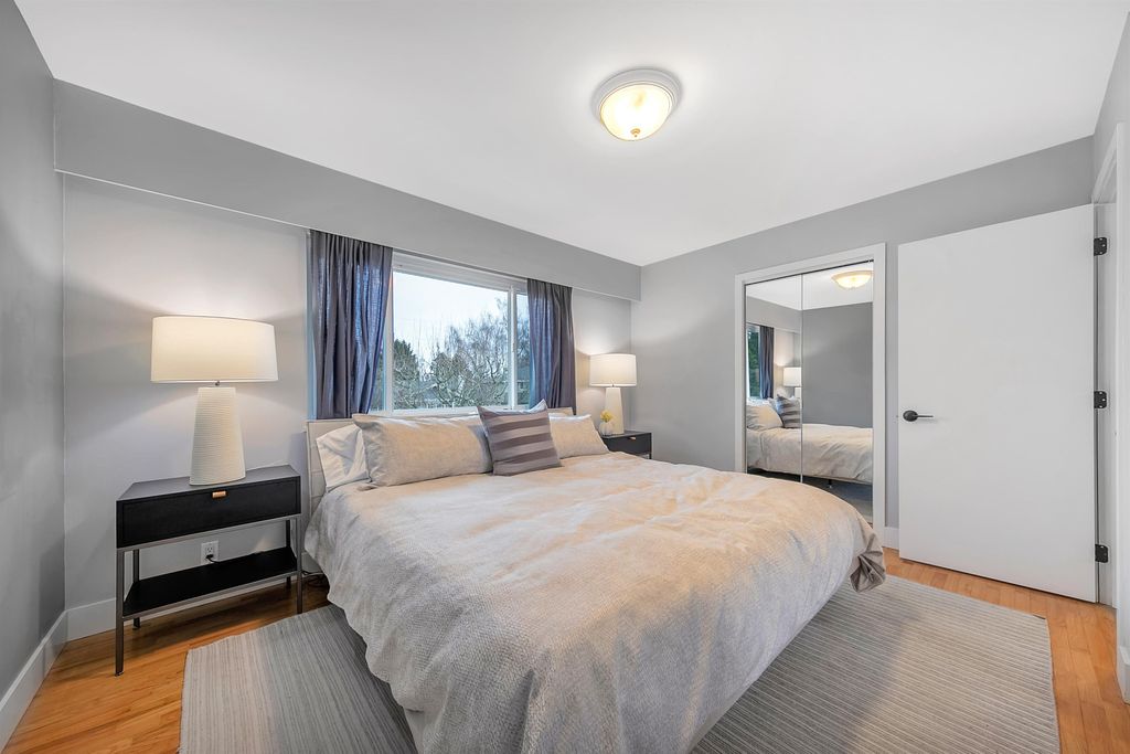 listing image 1101080079352187711