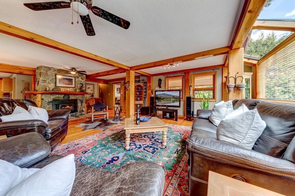 listing image 1102246270716982784