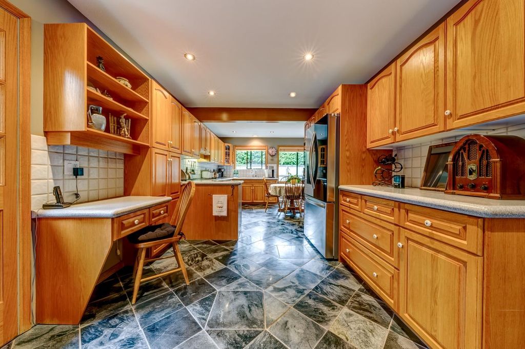 listing image 1104142484684929100