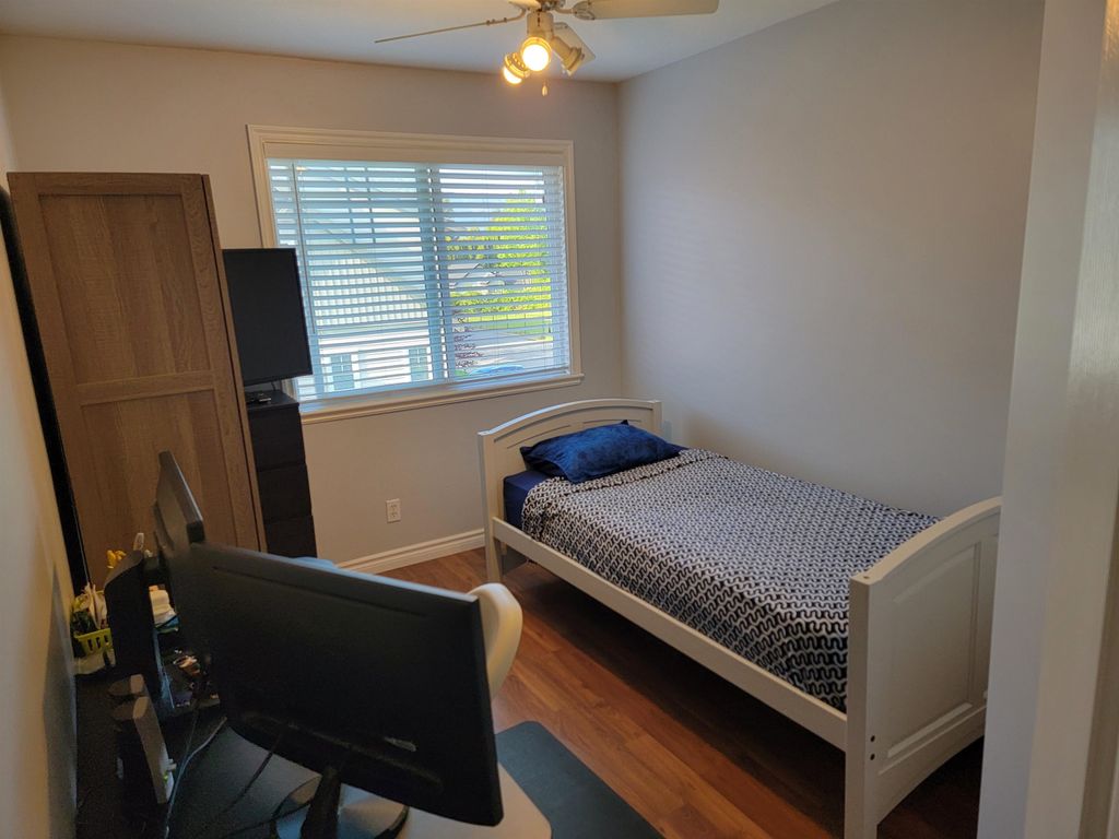 listing image 1108722335570242794