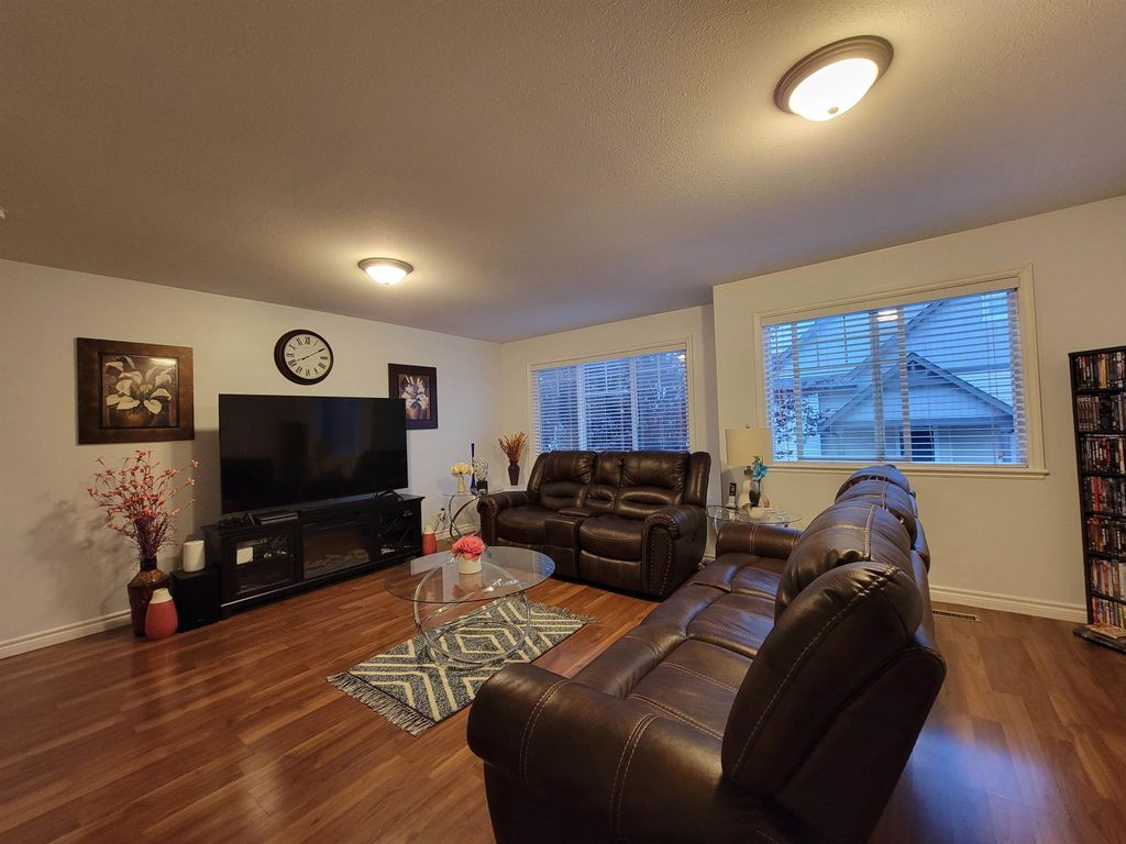 listing image 1102969526864608043
