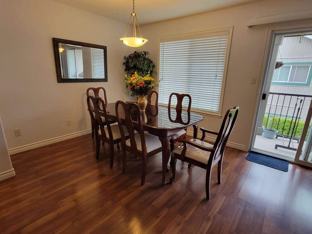 listing image 1109500910658238276