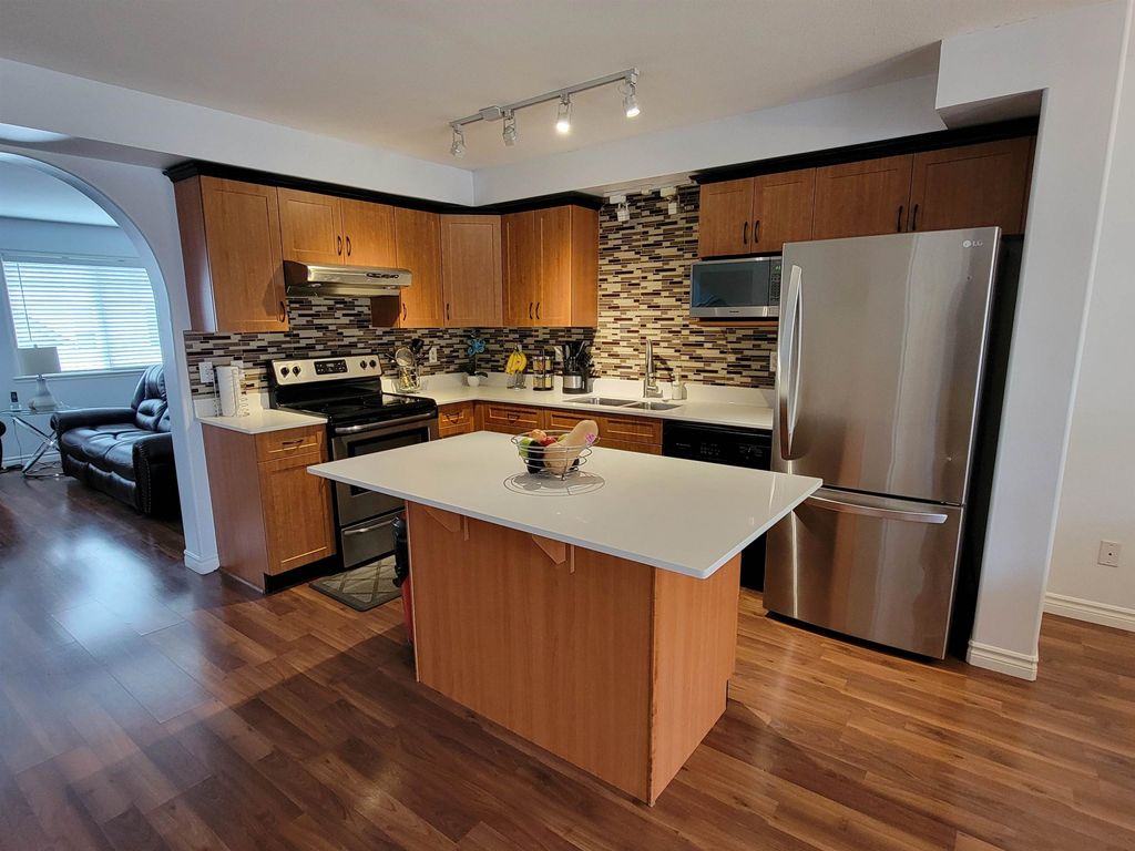listing image 1103881191948956468
