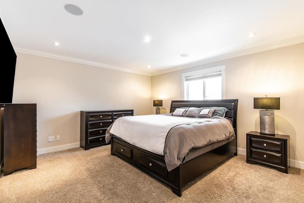 listing image 1104041511273181670