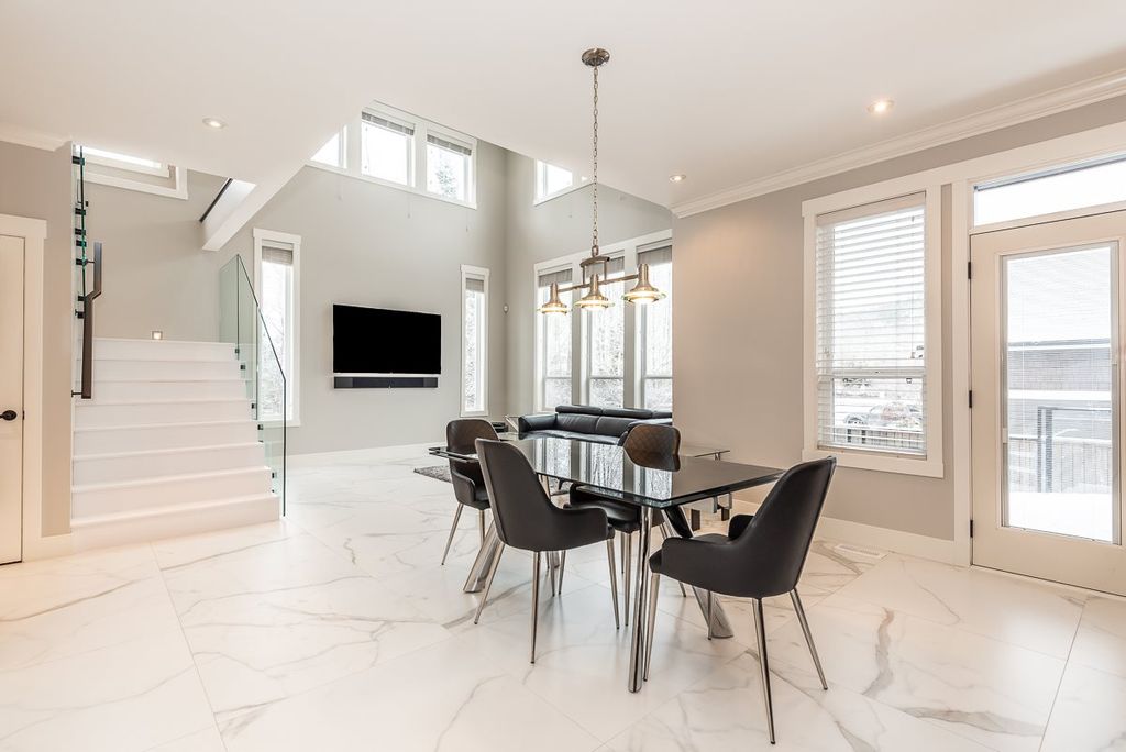 listing image 1102339891623507547